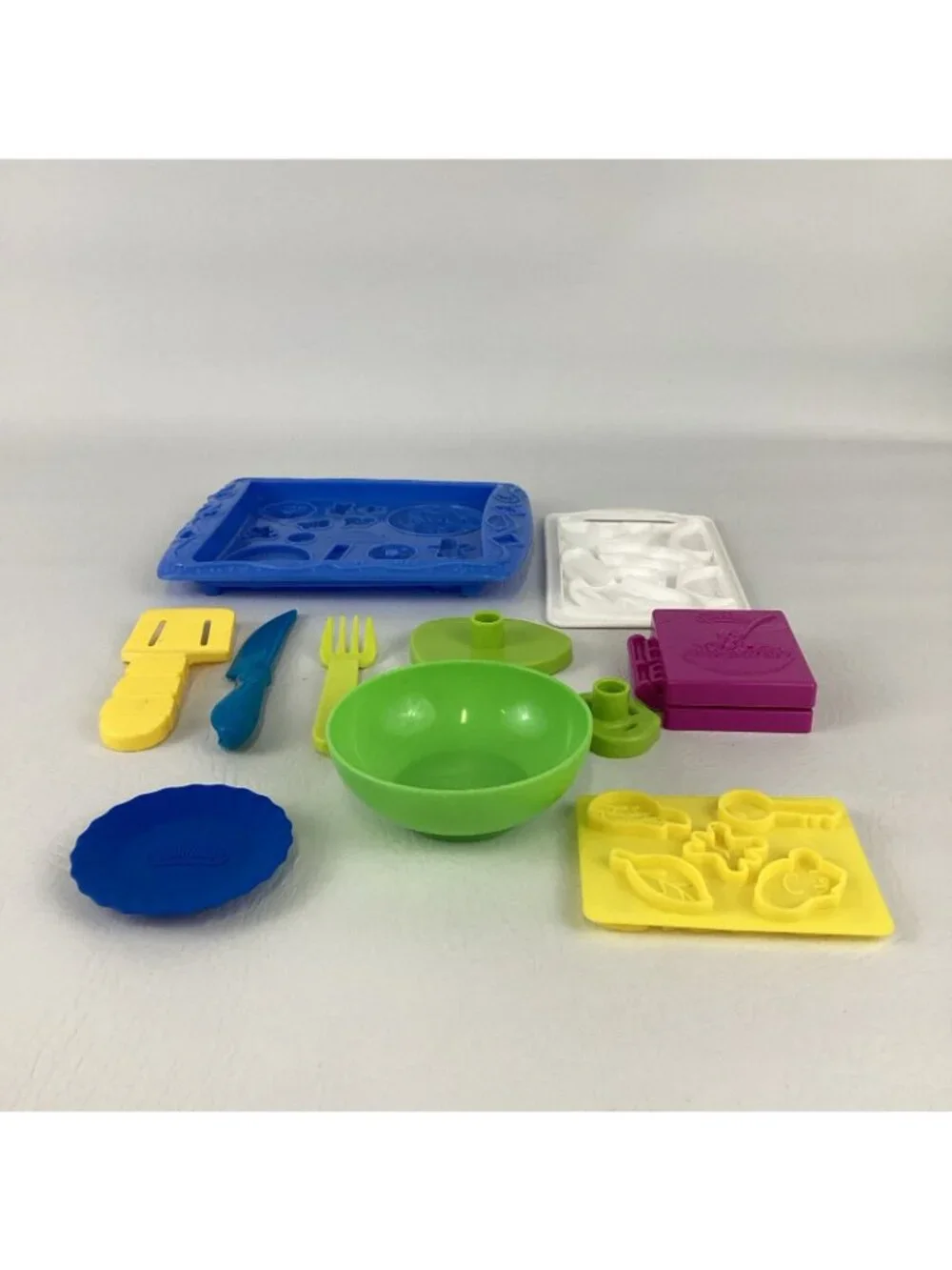 Play Doh Kitchen Creations Bundle Modeling Clay Molds Food Tray Utensils Lot